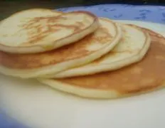 4-Ingredient Cottage Cheese Pancakes