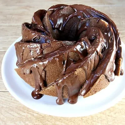 7 Up Chocolate Chip Pound Cake