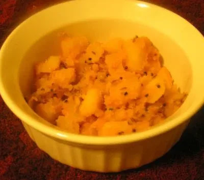 Achaari Alu Or Tangy Potatoes