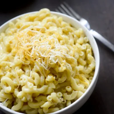 Alton Brown's Ultimate Stovetop Macaroni and Cheese Recipe