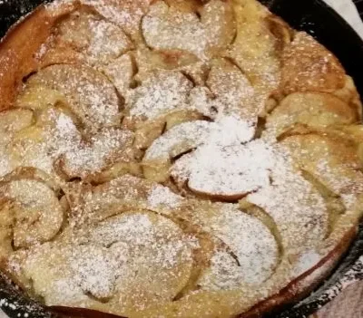 Apple Cinnamon Dutch Baby