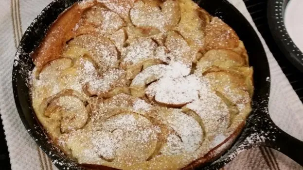 Apple Cinnamon Dutch Baby