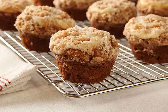 Apple Raisin Muffins with Crumbly Streusel Topping