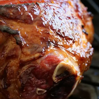 Apricot-Rum Glazed Spiral Ham