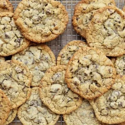 Authentic Mrs. Fields Chocolate Chip