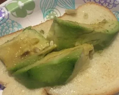 Avocado Toast With Lemon