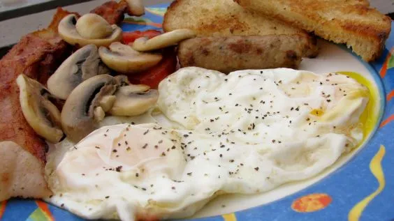 Bacon And Eggs With Tomatoes And Mushrooms