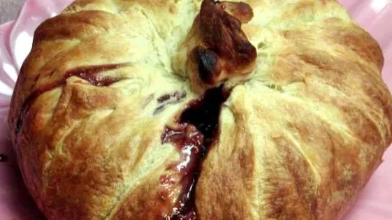 Baked Brie In Puff Pastry With Apricot Or