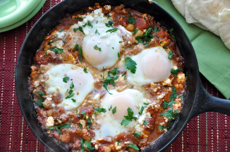 Baked Eggs In Tomatoes