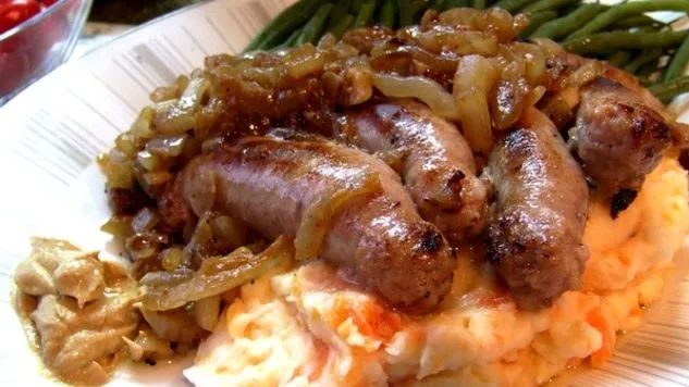 Bangers And Mash With Golden Onions