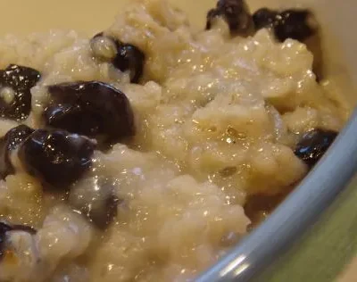 Blueberry Vanilla Infused Oatmeal Delight