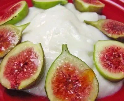 Broiled Figs And Yogurt