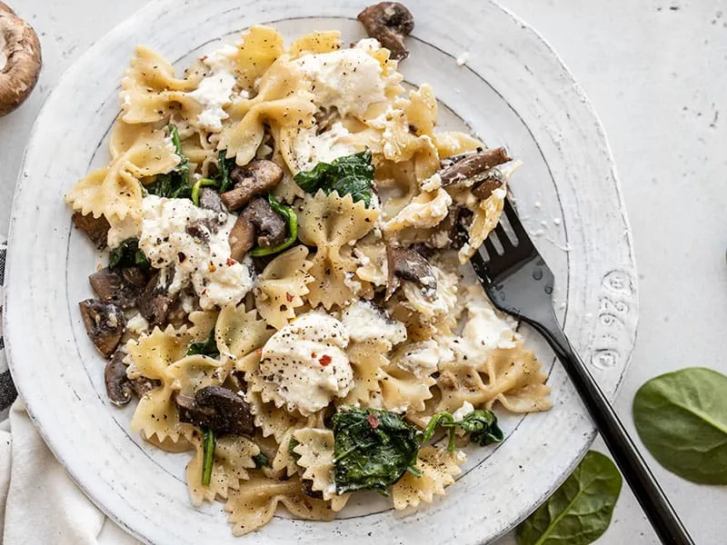 Budget-Friendly Garlic & Mushroom Pasta