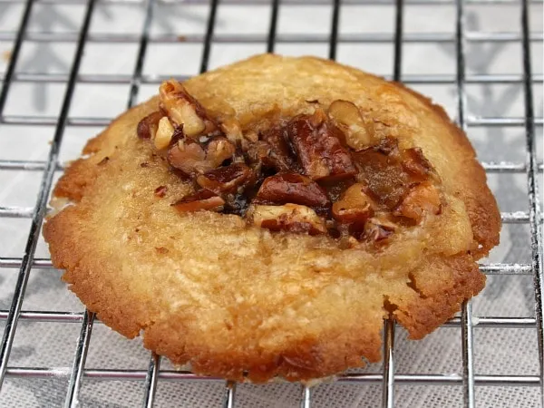 Caramel Pecan Sticky Bun Cookies