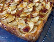 Cheddar Crust Apple Tart