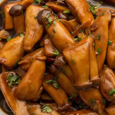 Chinese Braised Stew With Black Mushrooms And