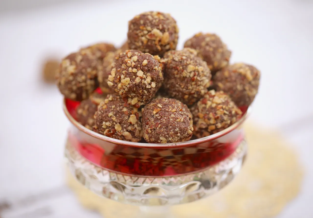 Chocolate Rum Balls No Bake