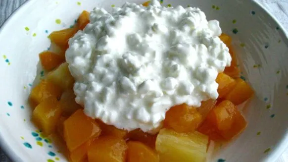 Cottage Cheese And Fruit Delight