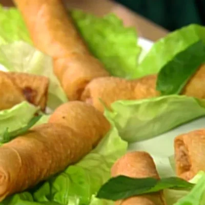 Crab-Stuffed Spring Rolls: A Fresh and Flavorful Recipe