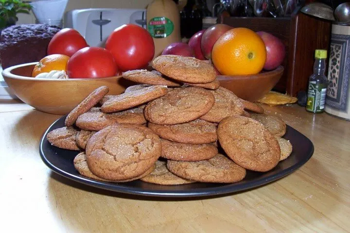 Crackle Top Molasses Cookies