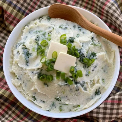 Creamy Cauliflower Mash With Kale Low-Carb Colcannon