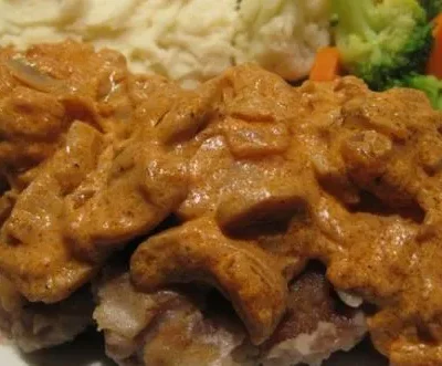 Creamy Paprika Pork Delight: A Sour Cream-Infused Recipe