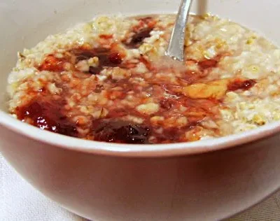 Creamy Peanut Butter & Jam Oatmeal