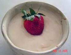 Creamy Sour Cream and Fruit Dip Recipe: Perfect for Snacking