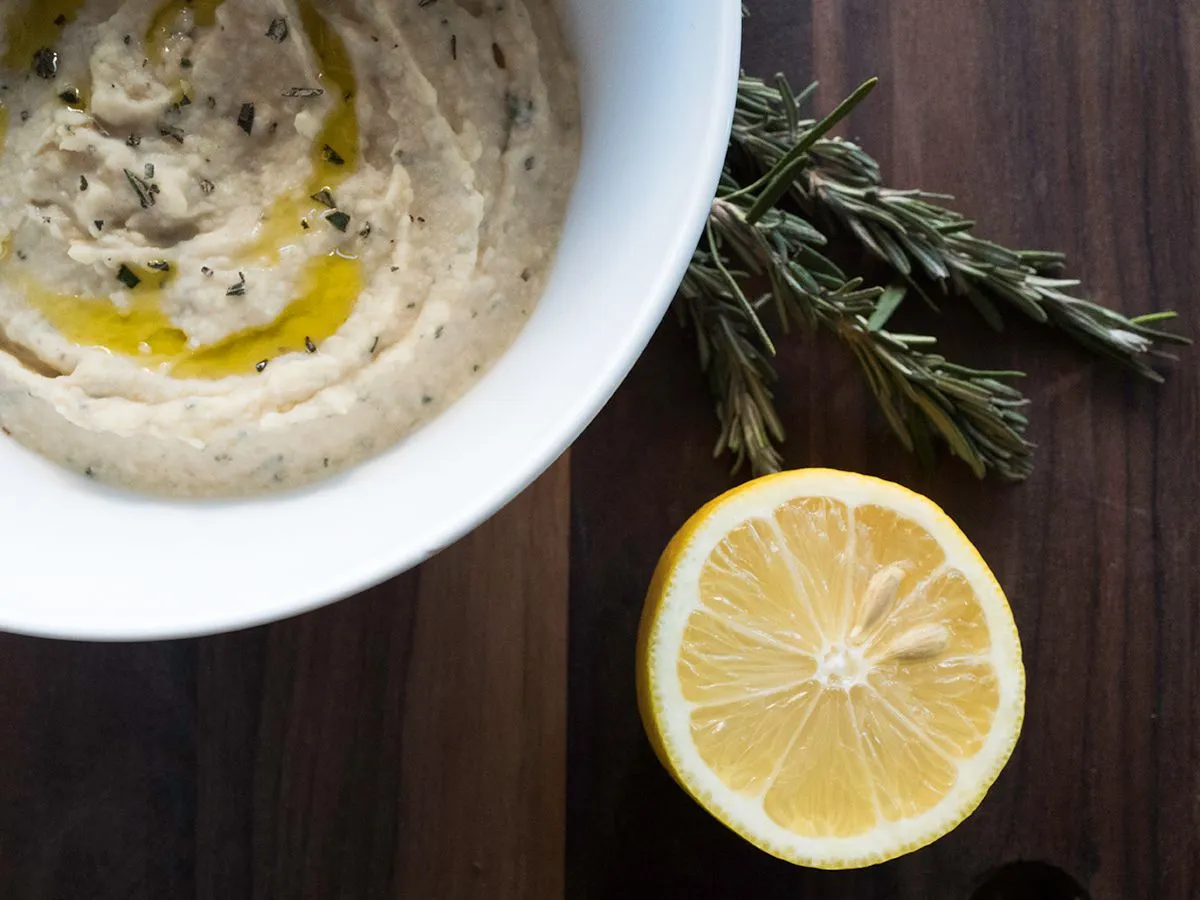 Creamy White Bean and Roasted Garlic Dip Recipe