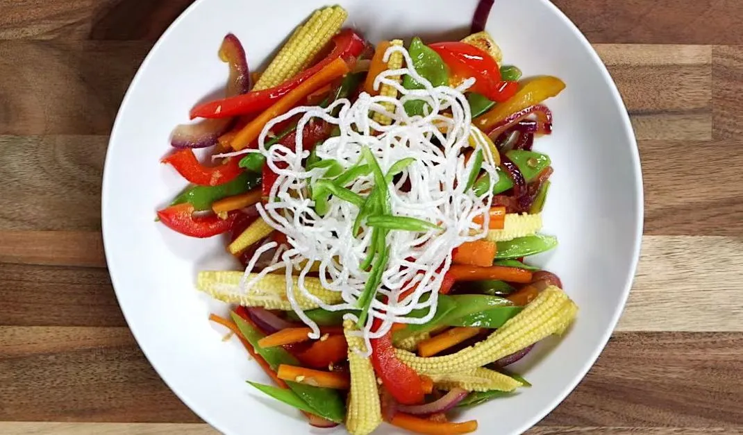 Crisp Noodle And Vegetable Stir Fry