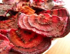 Crispy Baked Beet Chips: A Low-Fat Snack Delight