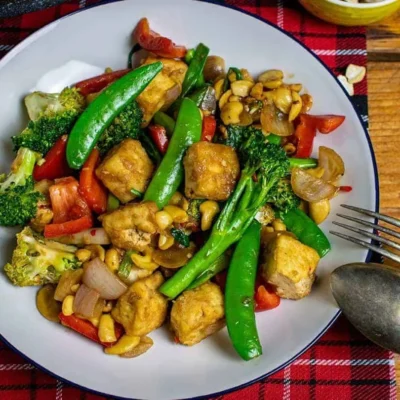 Crispy Cashew And Fresh Vegetable Stir-Fry Recipe
