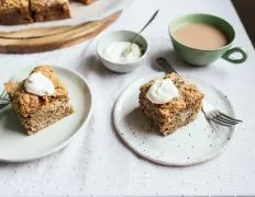 Crumbly Apple Coffee Cake