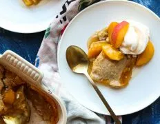 Crumbly Peach Cobbler