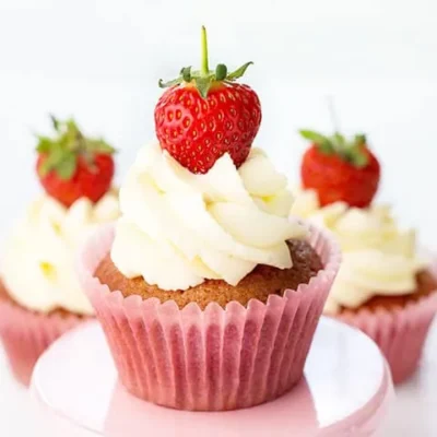 Decadent Strawberry Cream Cupcakes Recipe
