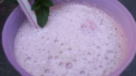 Delicious Strawberry-Apple Bliss Smoothie Recipe