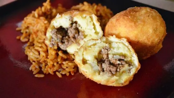Deliciously Crispy Papas Rellenas: Ultimate Stuffed Potato Balls Recipe