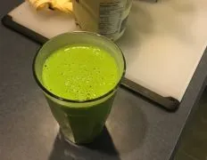 Deliciously Healthy Spinach and Banana Power Smoothie Recipe