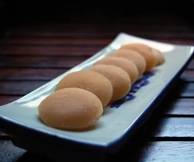 Deliciously Smooth Steamed Palm Sugar Custard Recipe