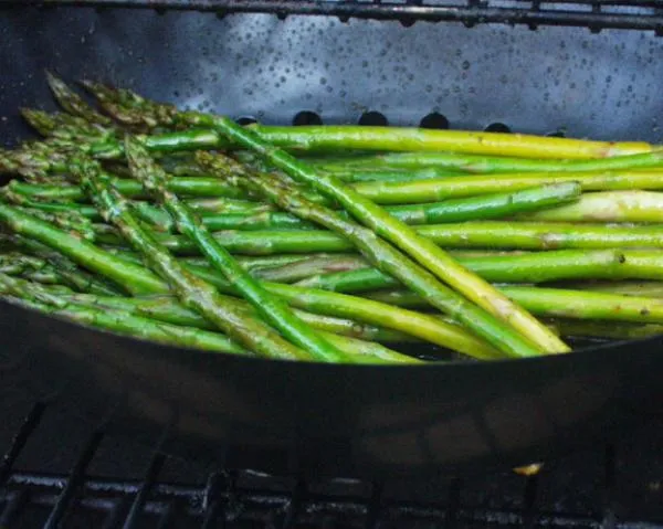 Dhs Sauce That Won Me Over To Asparagus