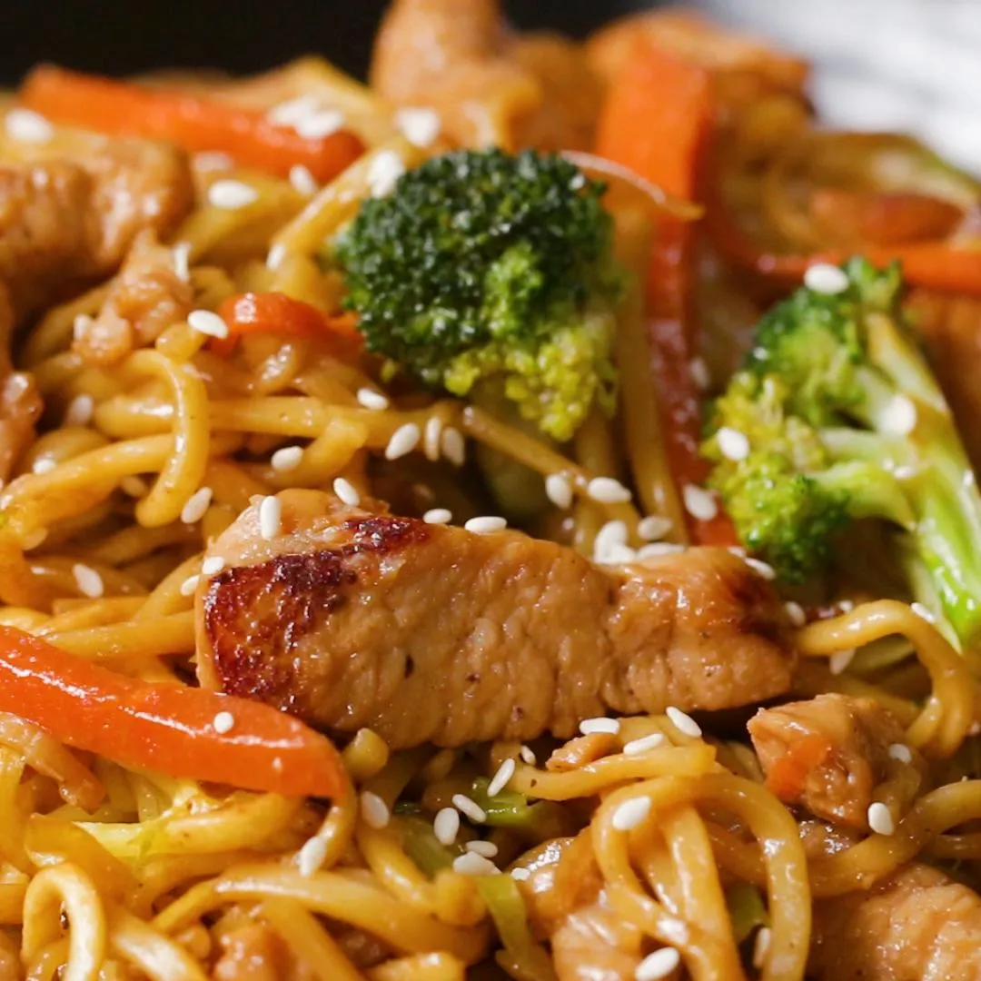 Easy Asian-Inspired Teriyaki Chicken Noodle Bowl