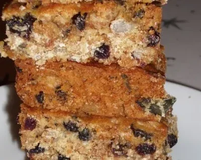 Easy Homemade Raisin Breakfast Bars Recipe
