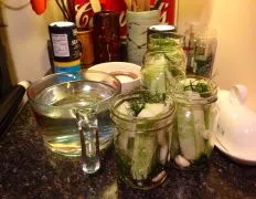 Easy Homemade Refrigerator Dill Pickles Recipe