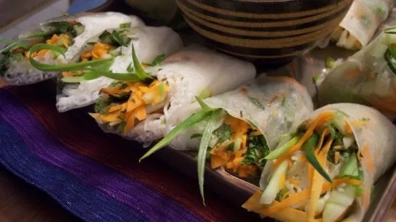 Easy Homemade Vegetarian Spring Rolls Recipe