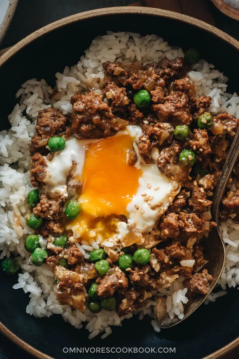 Easy One-Pan Oriental Beef and Rice Skillet
