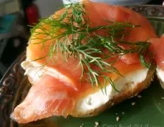 Easy-to-Make Smoked Salmon Crostini Appetizer