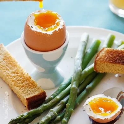 Eggs And Soldiers With Asparagus