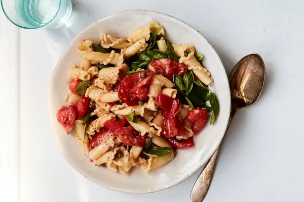 Fettuccine, Tomato, And Basil Salad