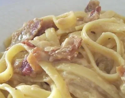 Fettuccine With Brie And Bacon Sauce
