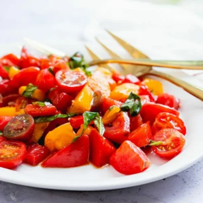 Fresh Tomato Basil Salad: A Vibrant Summer Side Dish
